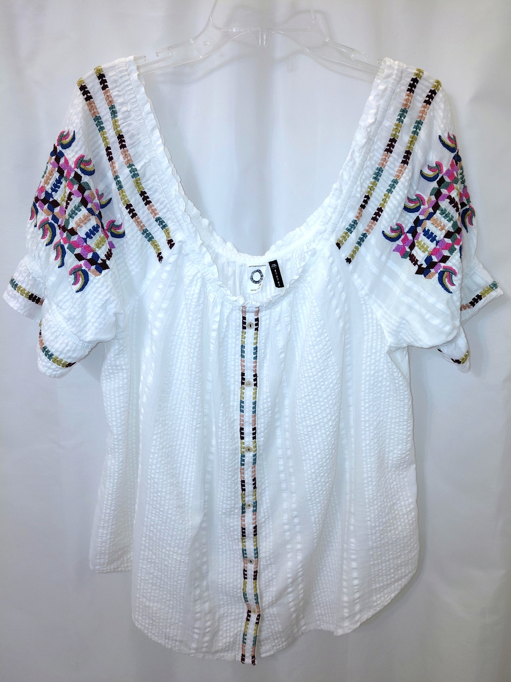 EUC Anthropologie Akemi Kin Pajaro Off White Embroidered On/Off Shoulder Top